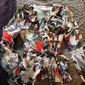 H&M ruffled tied waist top